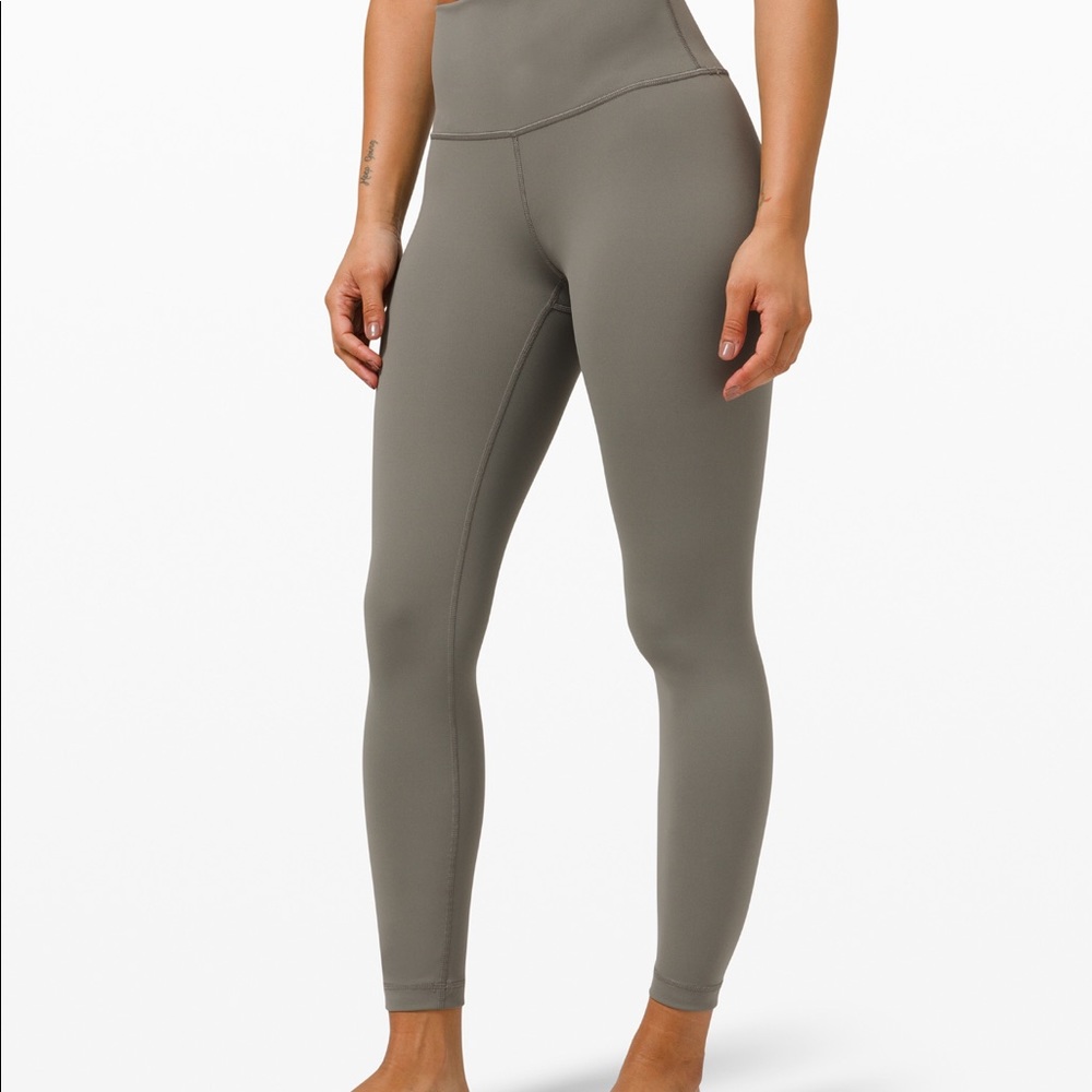 🔥SOLD🔥NWT Wunder under 25” grey sage 6